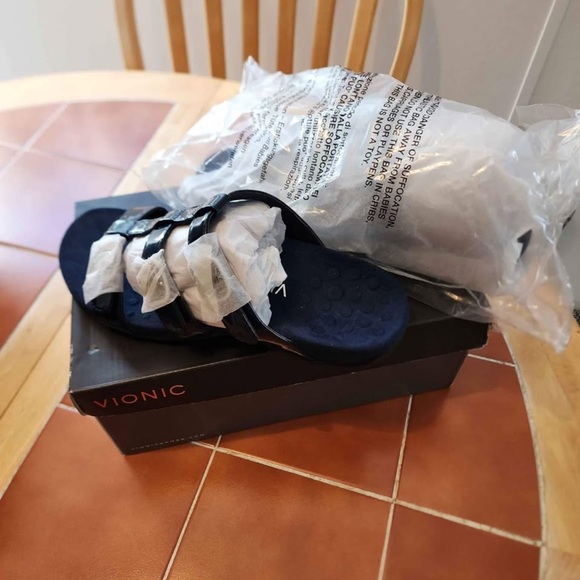 Vionic Shoes - Vionic Black Slide Sandals